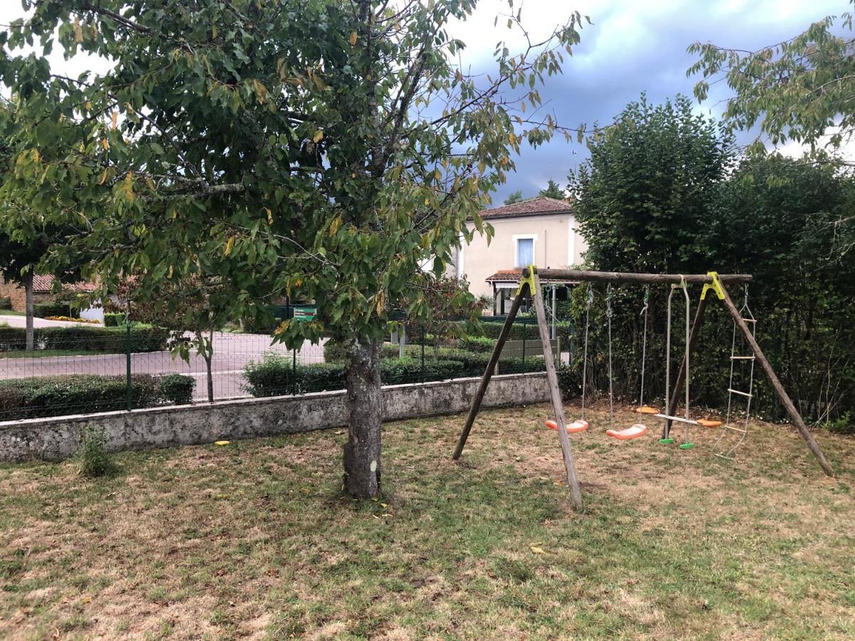Gite Des Lavandes Oradour-Fanais Exteriör bild